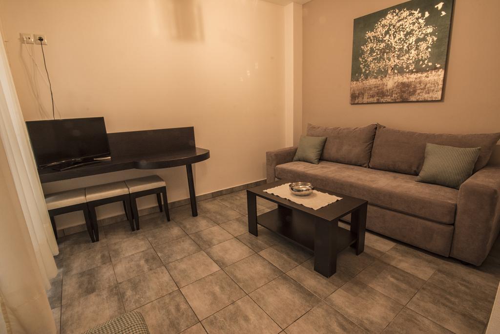 Gonis Suites Palaiochora Ngoại thất bức ảnh
