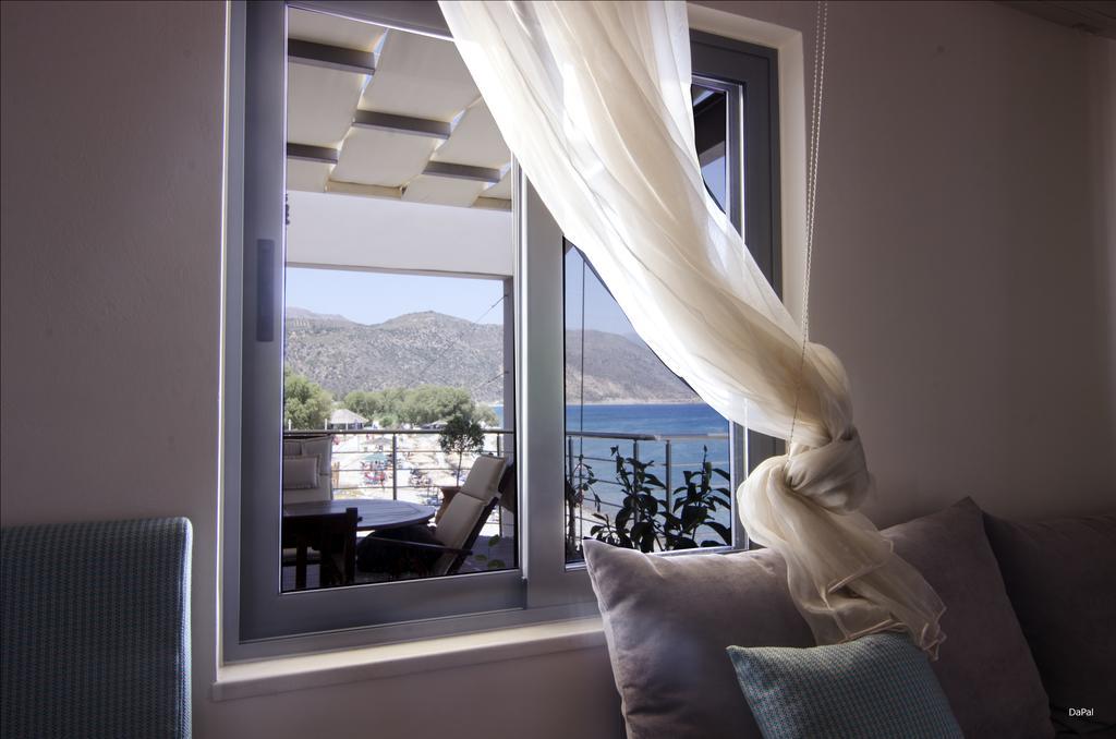 Gonis Suites Palaiochora Ngoại thất bức ảnh