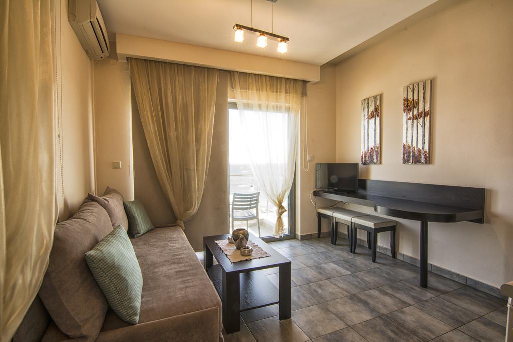 Gonis Suites Palaiochora Ngoại thất bức ảnh