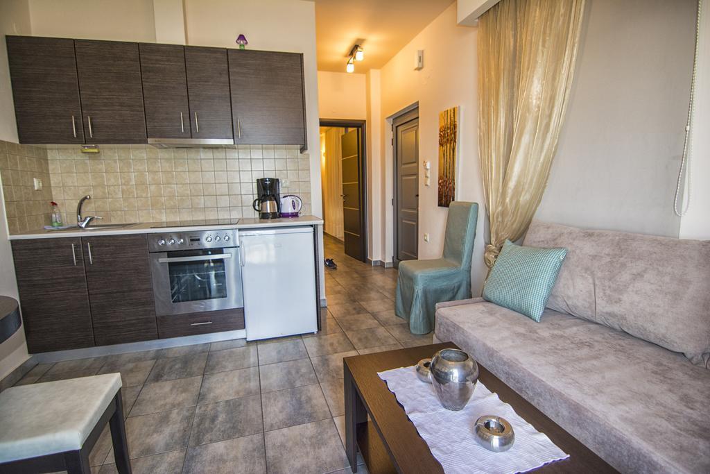 Gonis Suites Palaiochora Ngoại thất bức ảnh