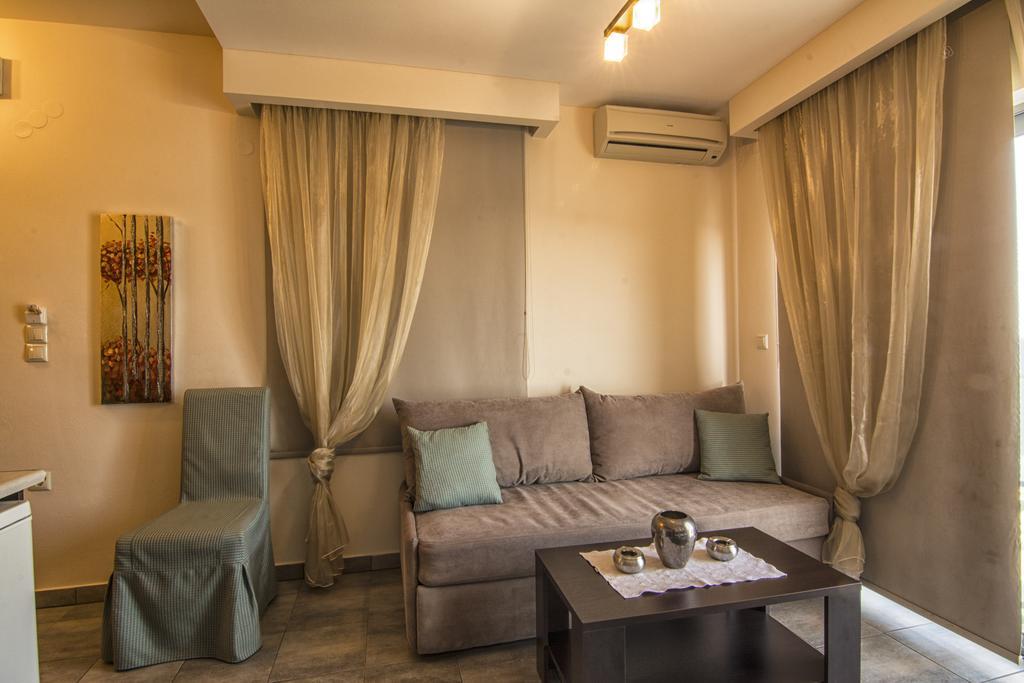 Gonis Suites Palaiochora Ngoại thất bức ảnh
