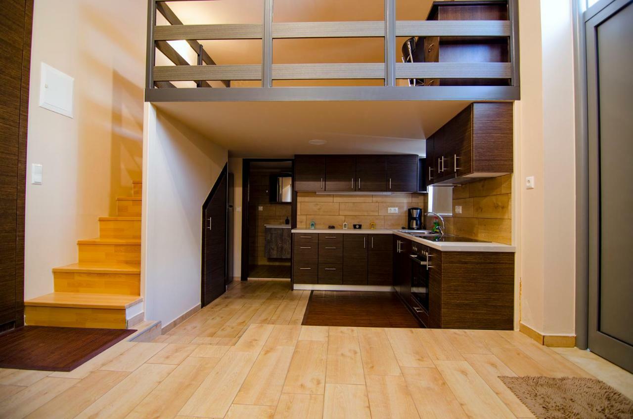 Gonis Suites Palaiochora Ngoại thất bức ảnh
