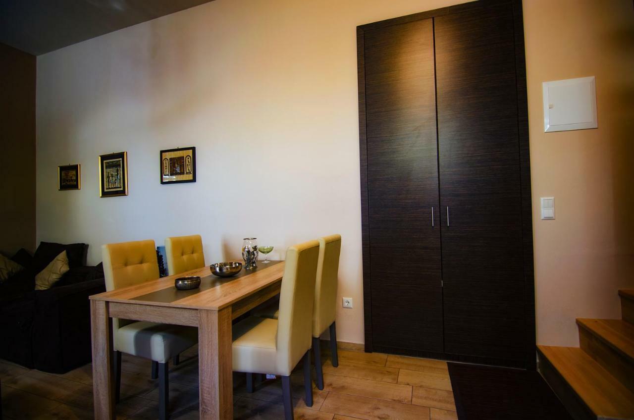 Gonis Suites Palaiochora Ngoại thất bức ảnh